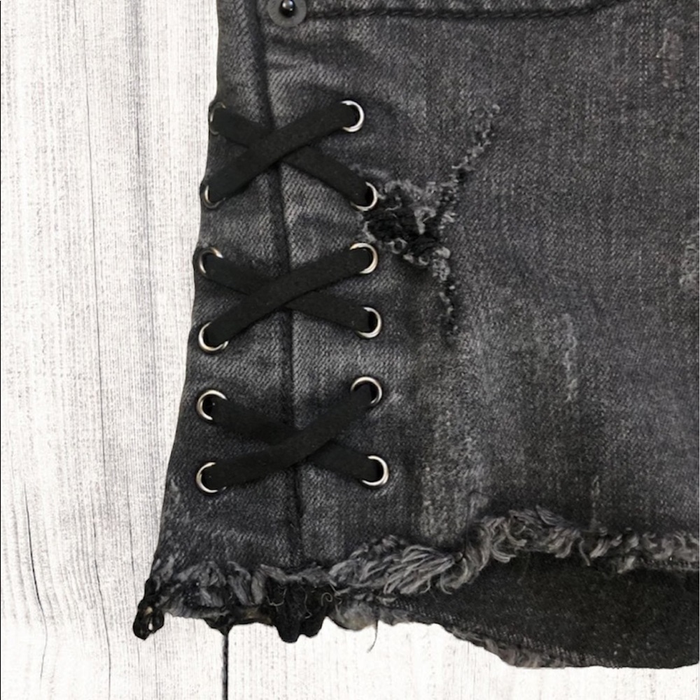 Lace Up Sides Express Jean Shorts - Picture 3 of 4